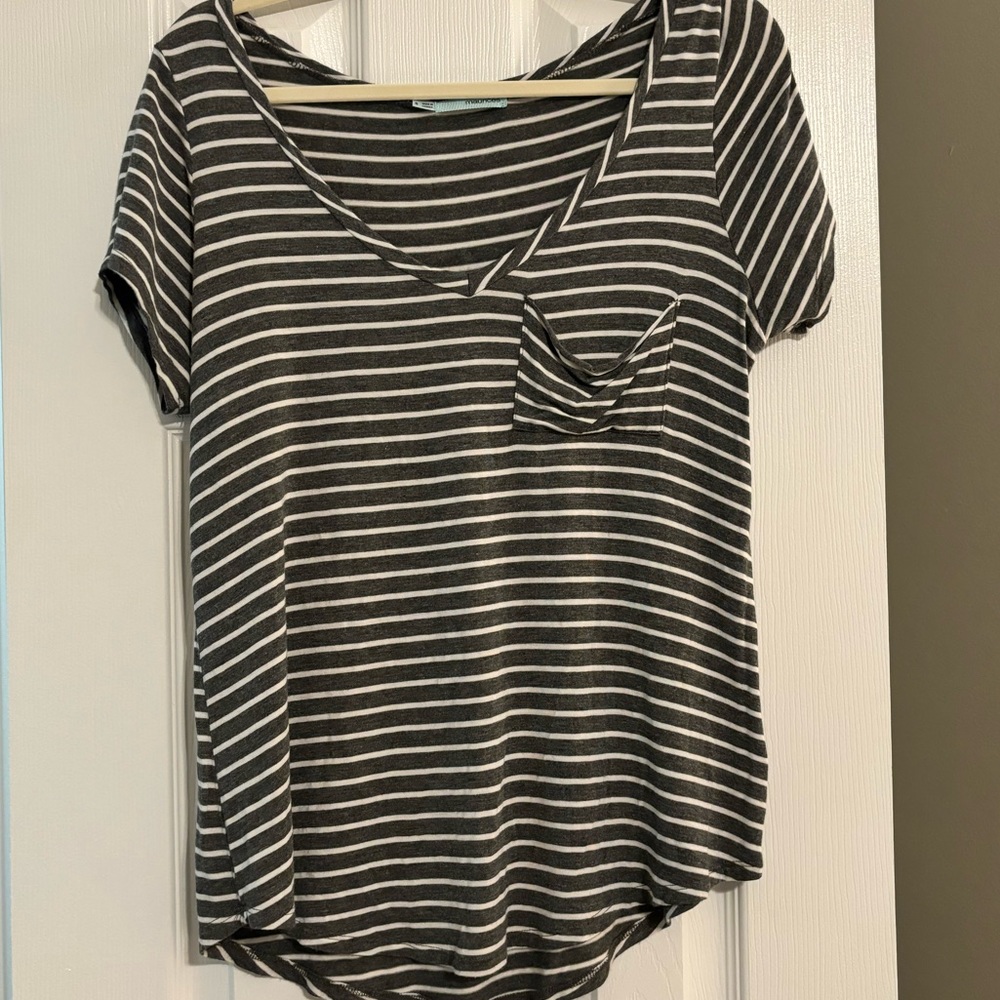 Maurices shirt, small